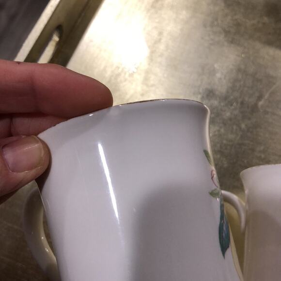 Pair of Royal Sutherland Fruit Motif Fine Bone China Gold Edge Coffee Mugs - Picture 3 of 6